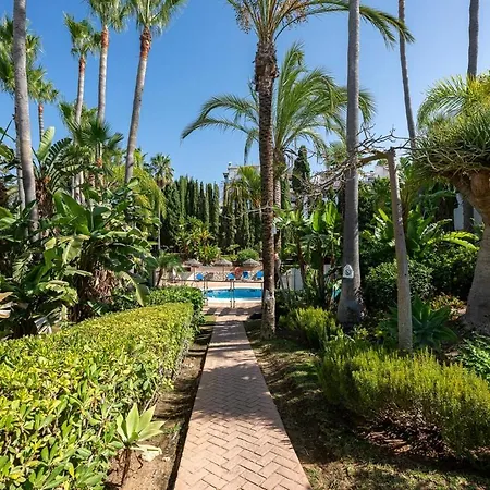 Quiet Near The Beach, With Pool And Garden *
