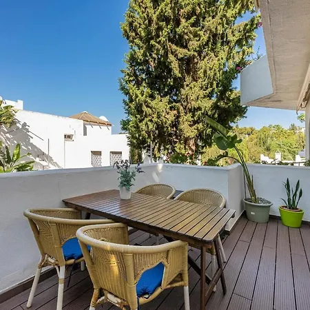 Apartment Quiet Near The Beach, With Pool And Garden