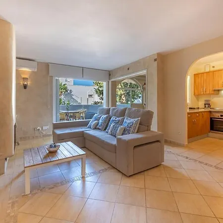 Quiet Near The Beach, With Pool And Garden Apartment
