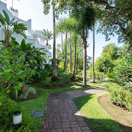 Quiet Near The Beach, With Pool And Garden